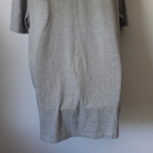 Men's Tommy Hilfiger Tee - Picture 6 of 6